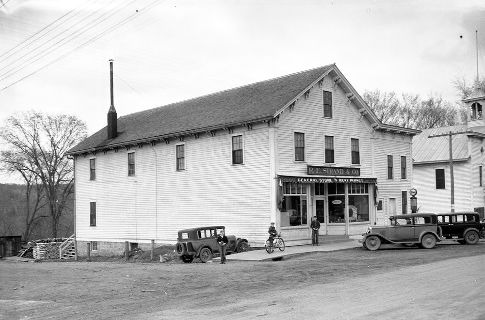 Roy Strand store 1937